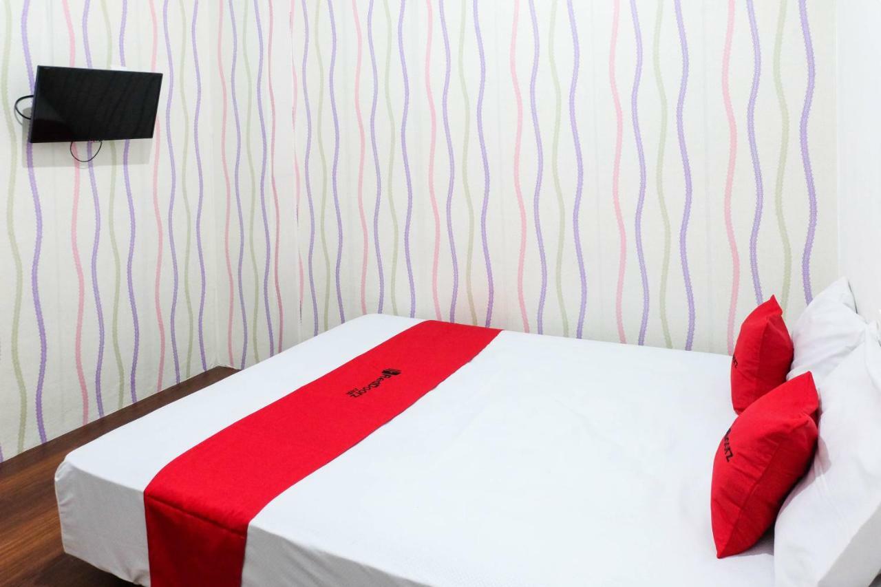 Hotel Reddoorz Near Ahmad Yani Airport 3 Semarang Exterior foto